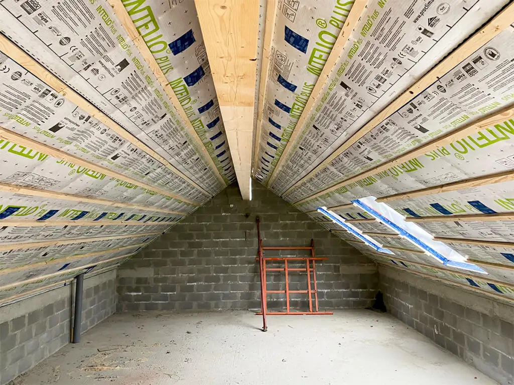 Isolation de toiture par l'intérieur ou par l'extérieur : comment choisir ? 3 isolation de toiture par l'intérieur