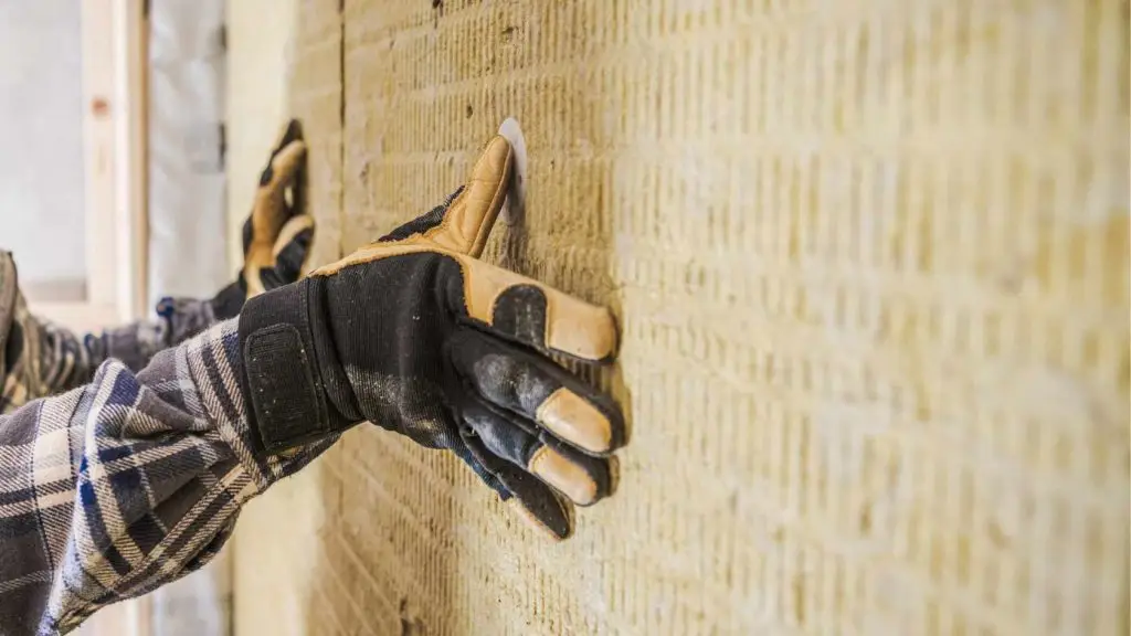 Installation d'une isolation pour les murs